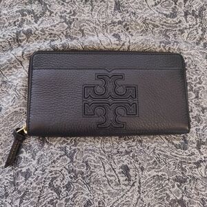 Tory Burch Black Pebbled Leather Zip Around Wallet with Gold Hardware